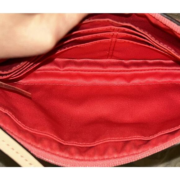 Coach Signature Dream C GoGo Wristlet F5590 - Picture 8 of 9